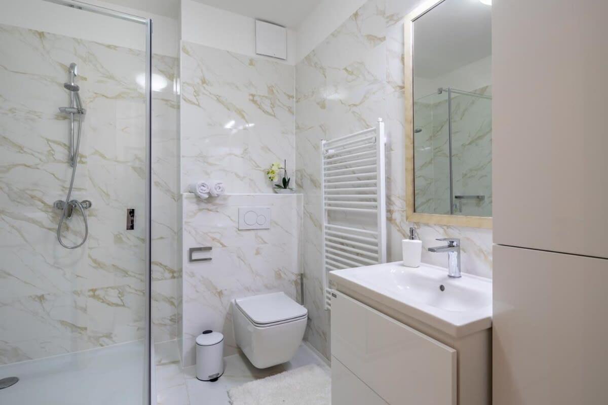 בודפשט Homey Apartment With Ac And Balcony מראה חיצוני תמונה