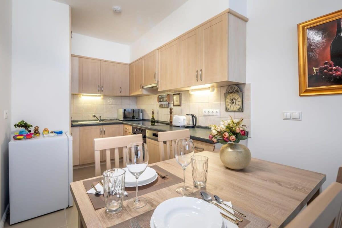 בודפשט Homey Apartment With Ac And Balcony מראה חיצוני תמונה